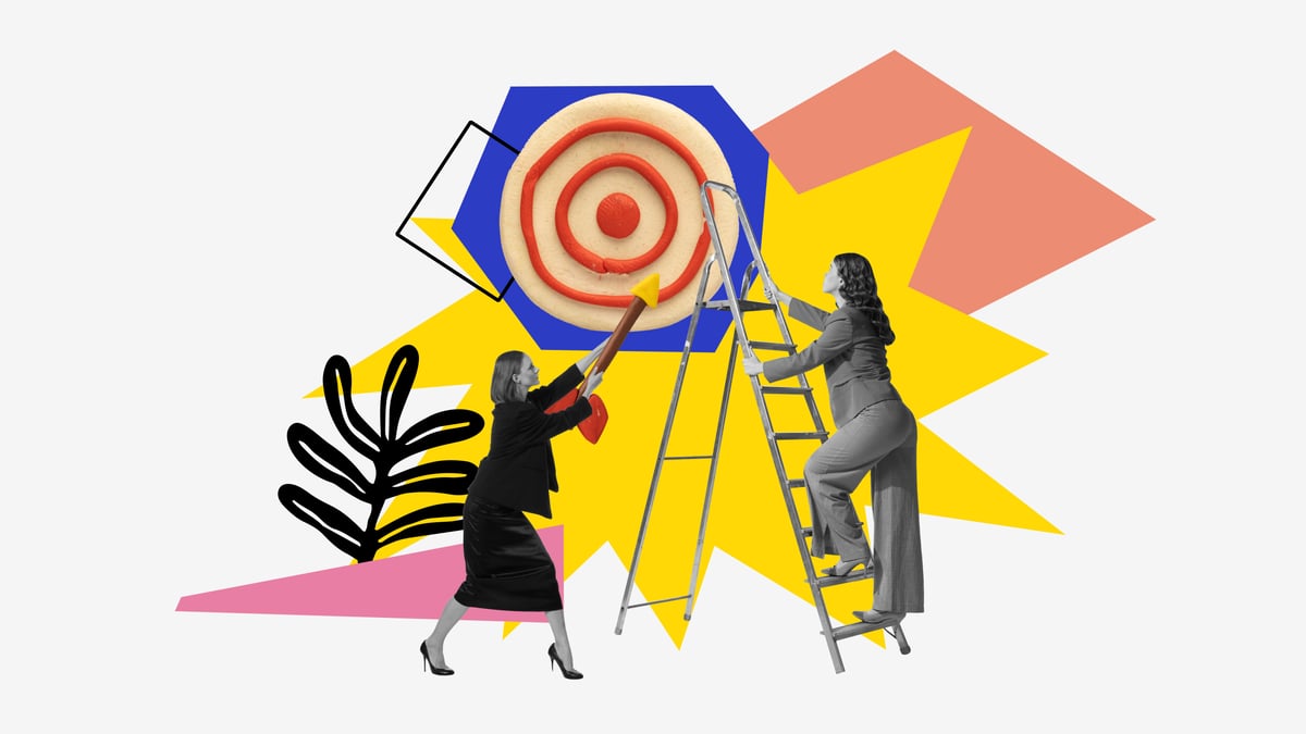 Collage de arte contemporáneo de mujeres jóvenes en un equipo apuntando y subiendo hacia el objetivo, representando la planificación estratégica de negocios.